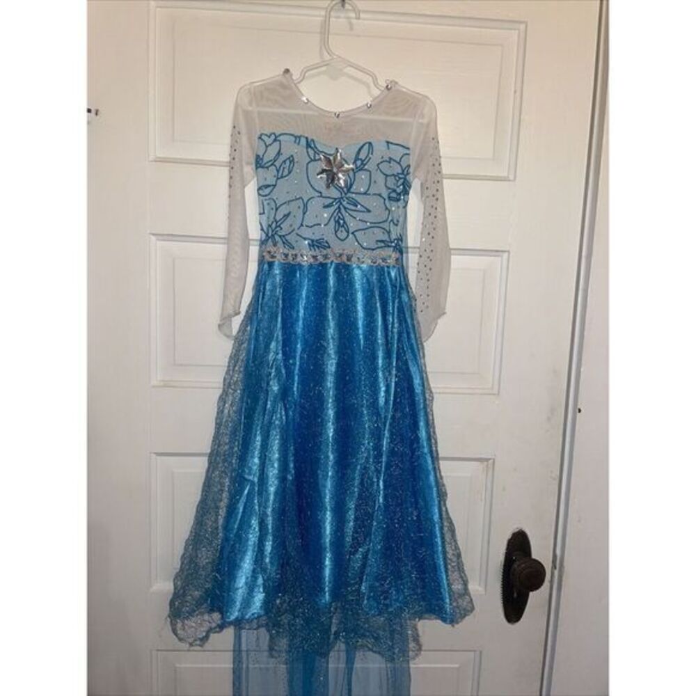 Beautiful Long Blue‎ And White With Sparkle Everywhere Detachable Train